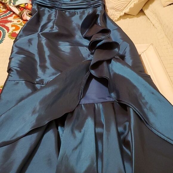 Pretty Maids strapless blue ruffled mermaid maxi gown size 10 - Picture 3 of 14